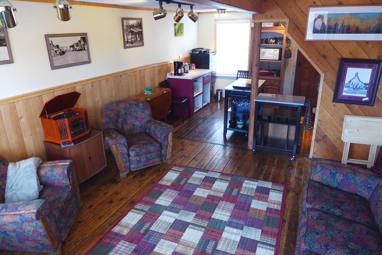 Отель Mountain Thyme Getaway Barkerville Экстерьер фото